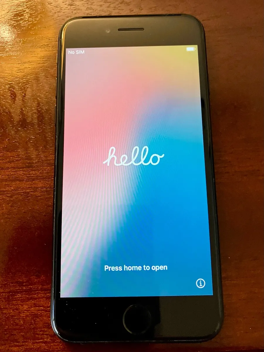iPhone SE-2nd Generation - Image 1