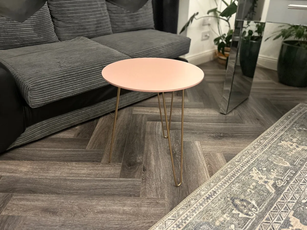 Chaise Lounge + Matching side table - Image 4