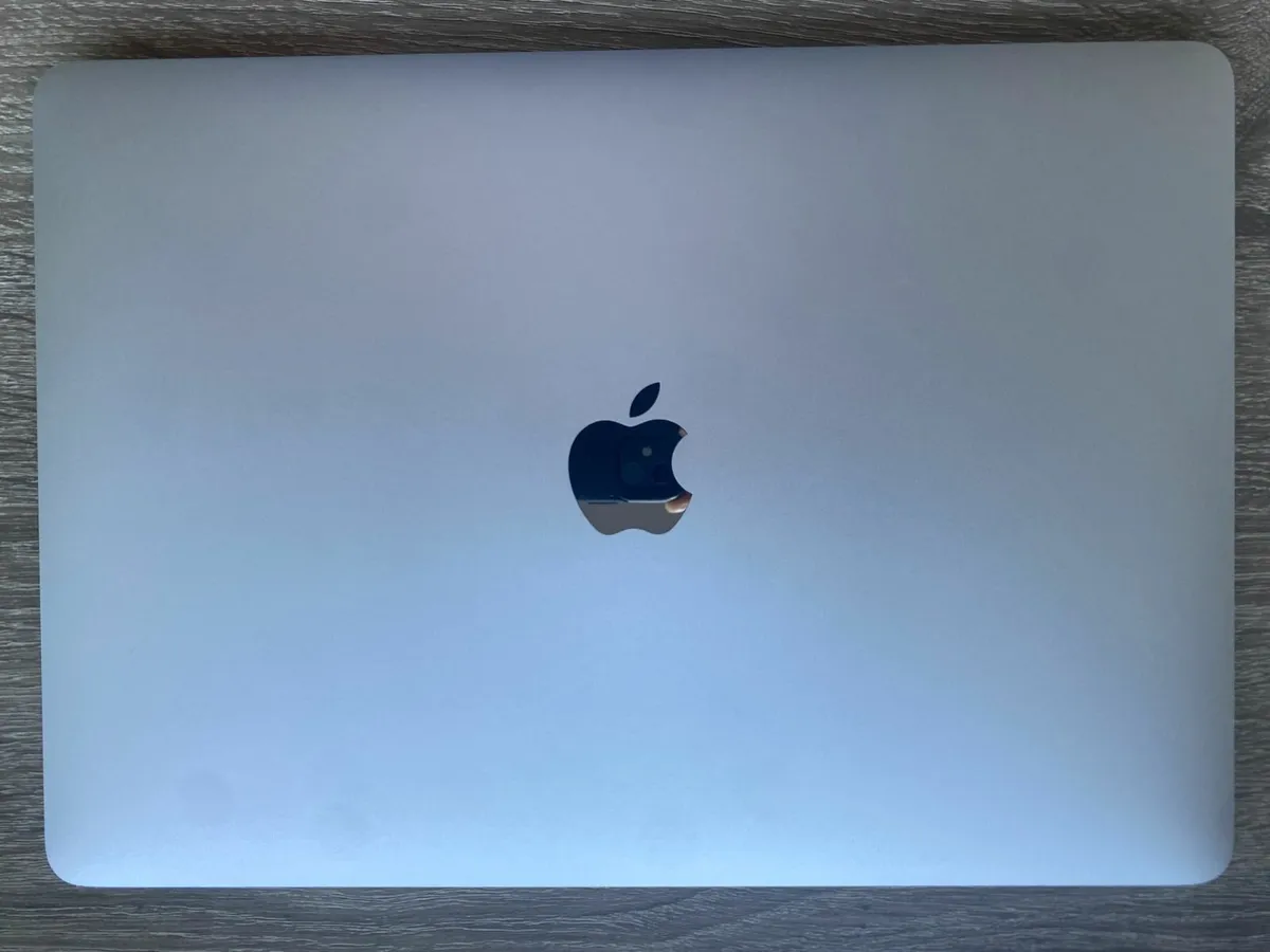 Apple MacBook Pro 13" 2019. i5 | 8GB | 128GB - Image 2