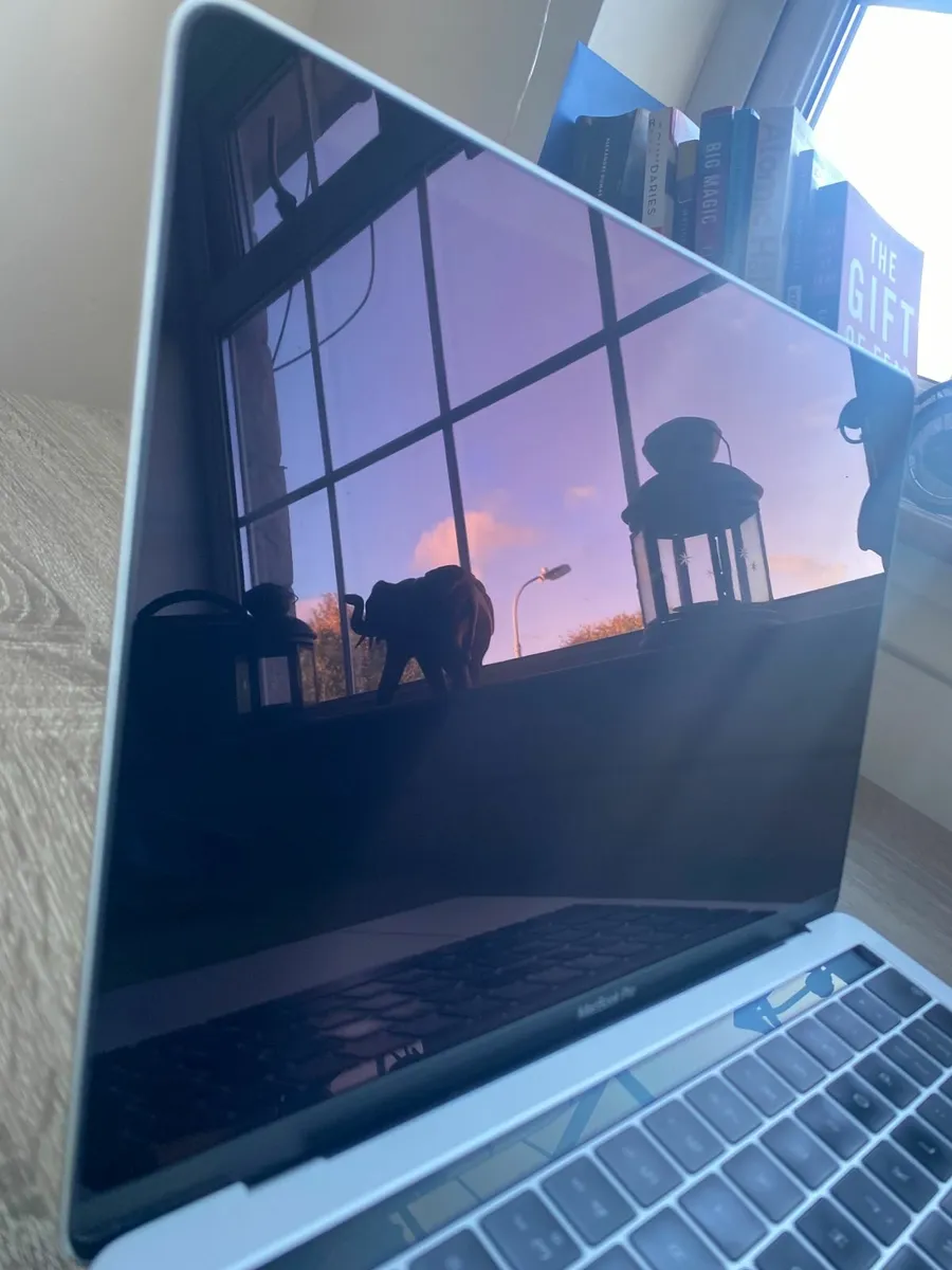 Apple MacBook Pro 13" 2019. i5 | 8GB | 128GB - Image 3