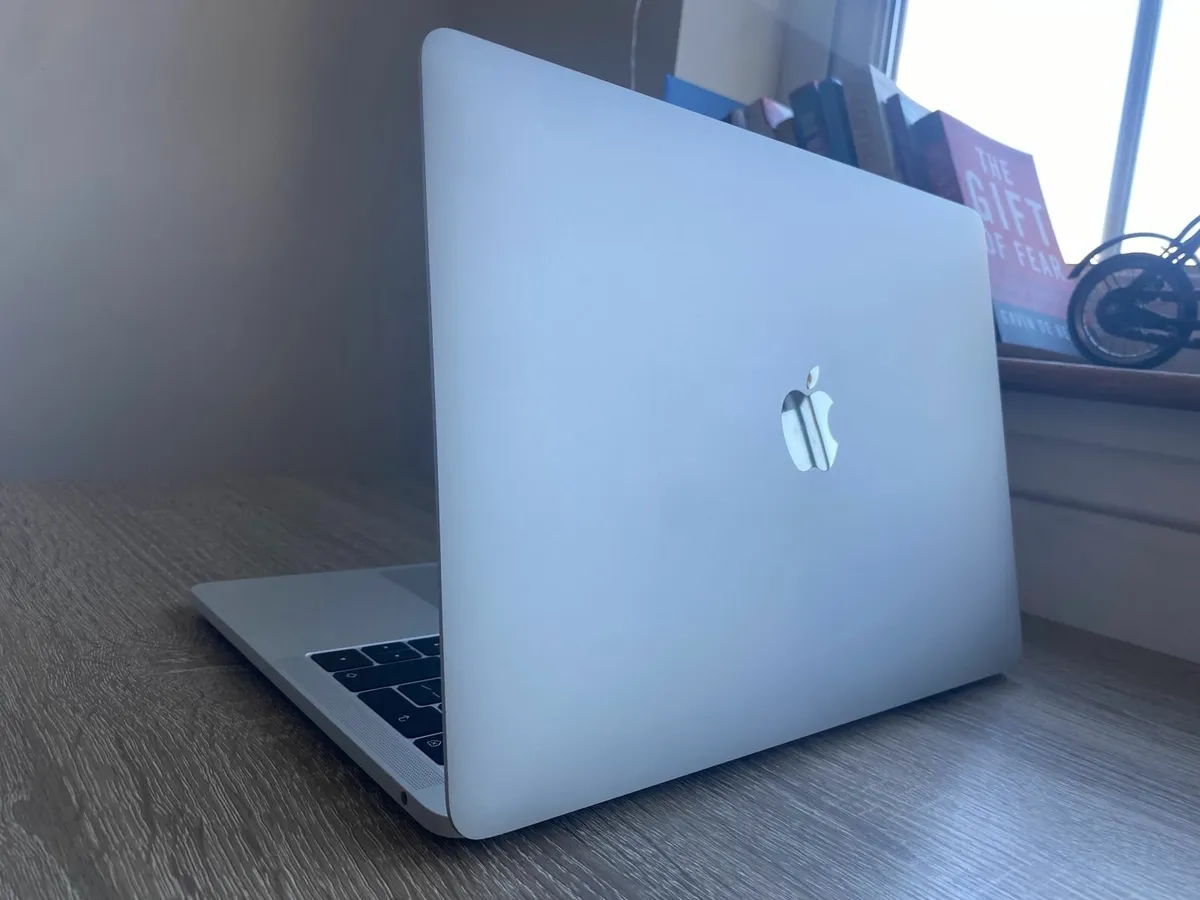 Apple MacBook Pro 13" 2019. i5 | 8GB | 128GB - Image 4