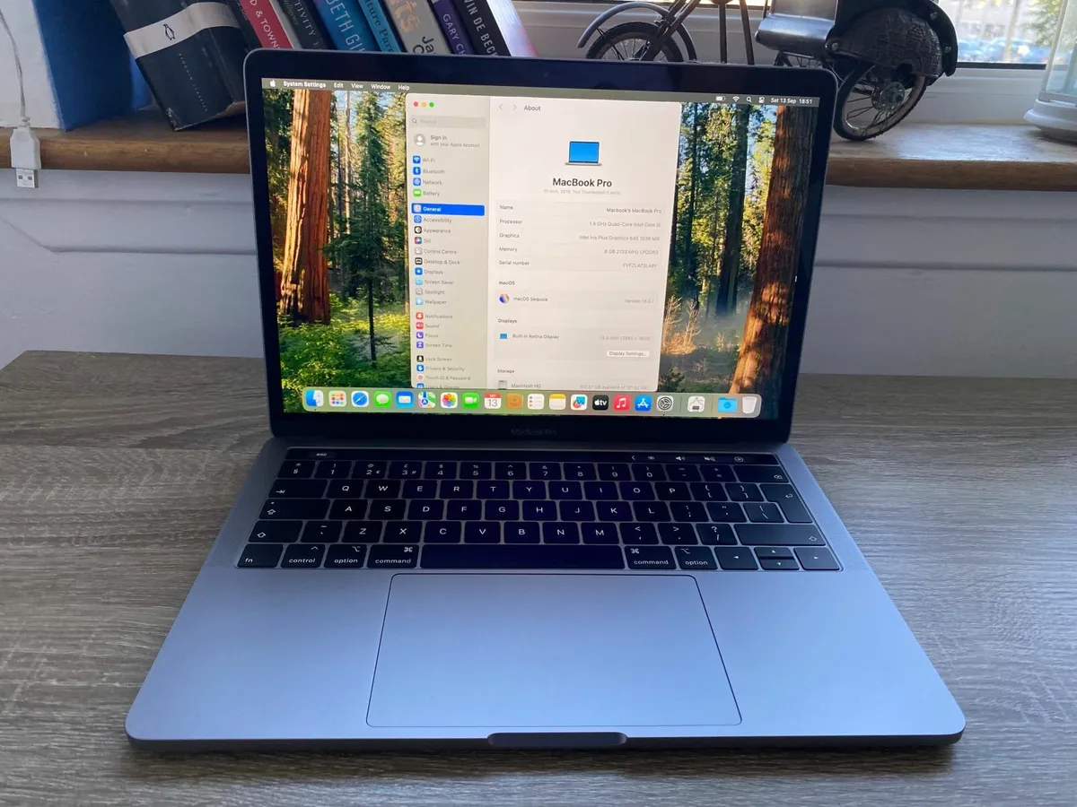 Apple MacBook Pro 13" 2019. i5 | 8GB | 128GB - Image 1