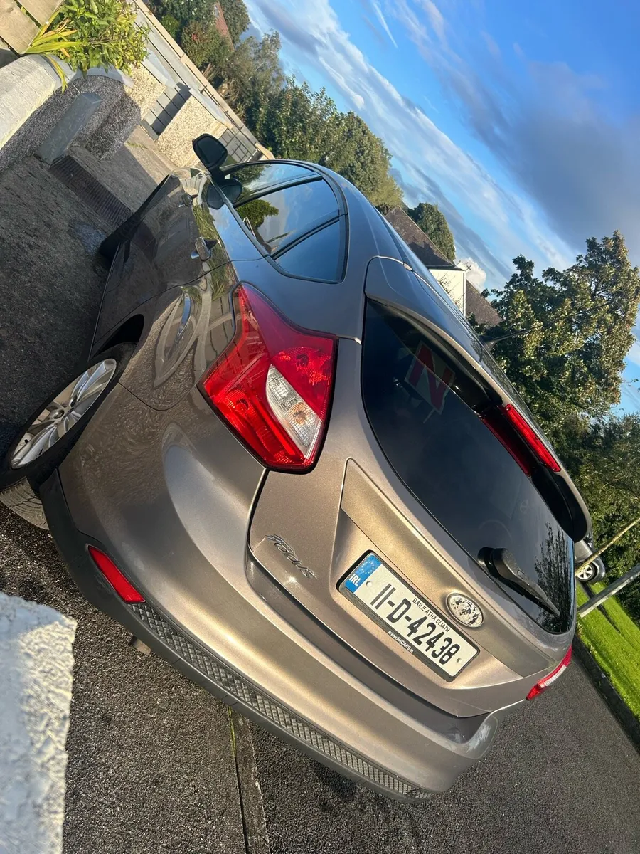 2011 Ford Focus 1.6 Zetec - Image 2