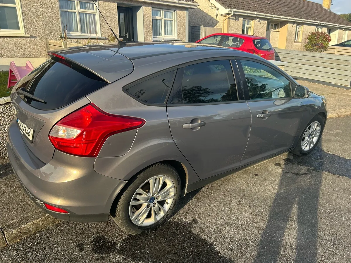 2011 Ford Focus 1.6 Zetec - Image 3
