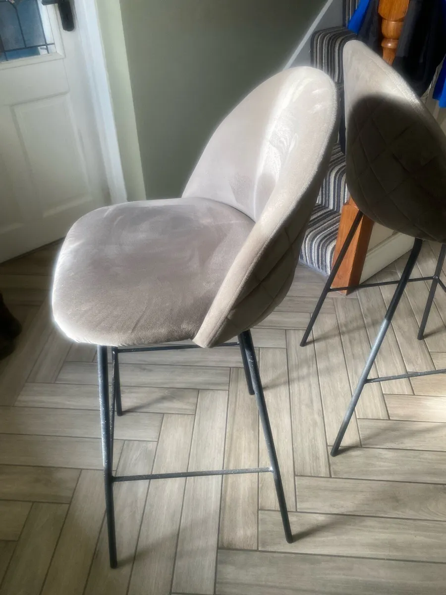 Bar stools - Image 1