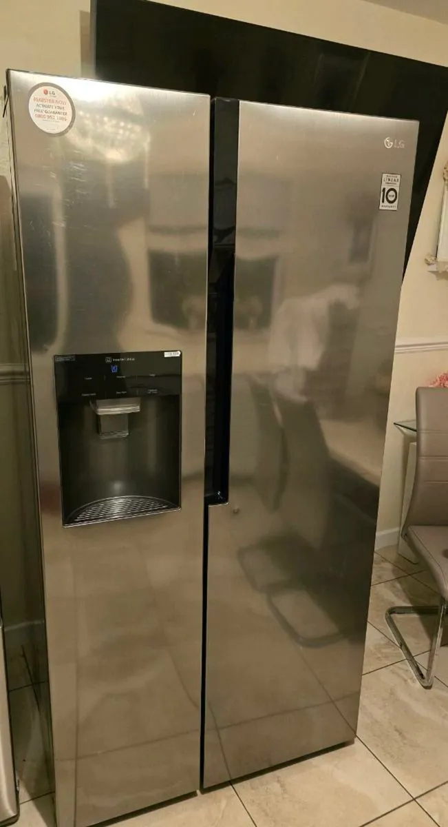 Lg American fridge freezer - Image 1