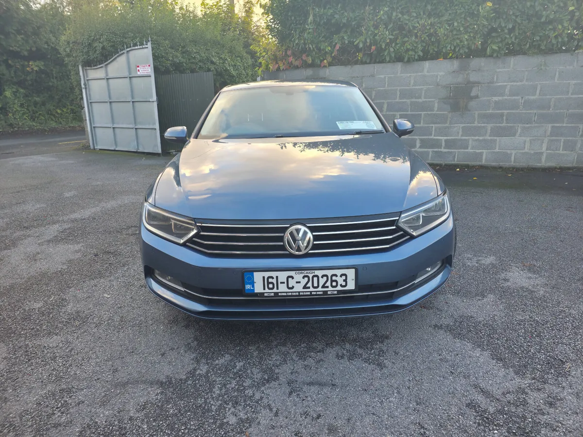 Volkswagen Passat 2016 - Image 2