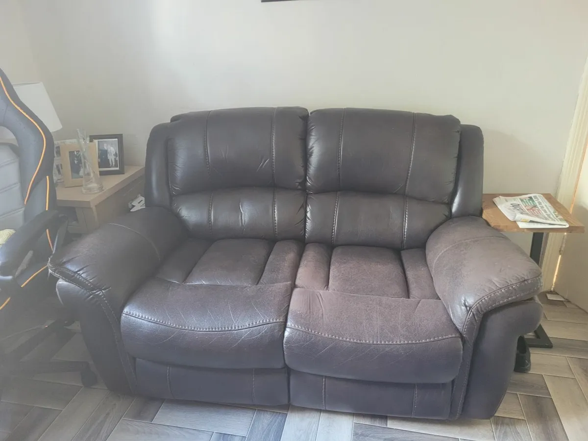 Reclyner Sofa - Image 4