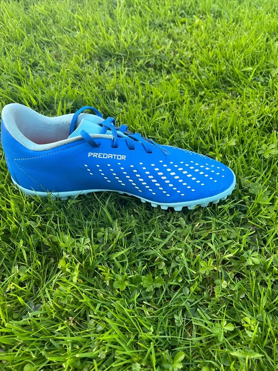 Adidas Astro football boots size 5 1/2 - Image 2