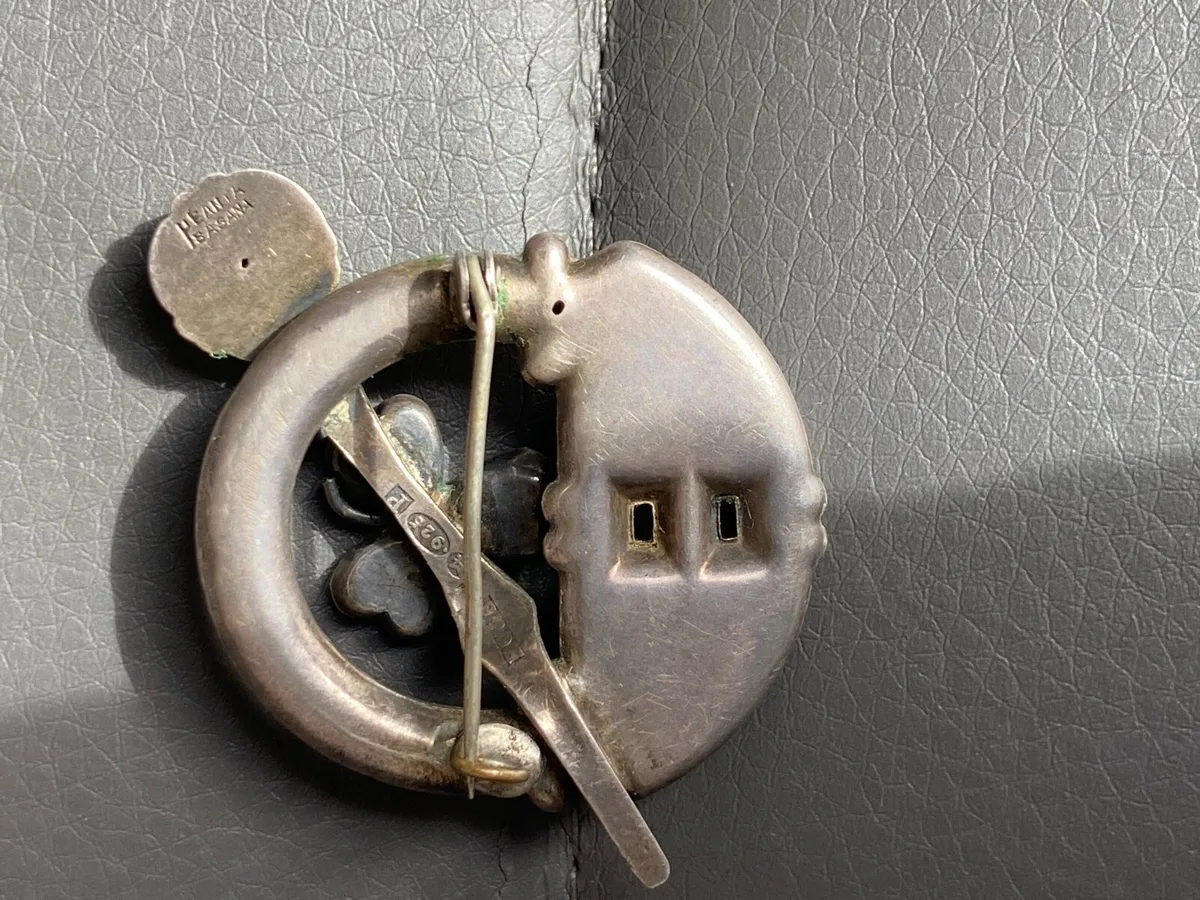 Two vintage Tara Brooches Celtic revival - Image 4