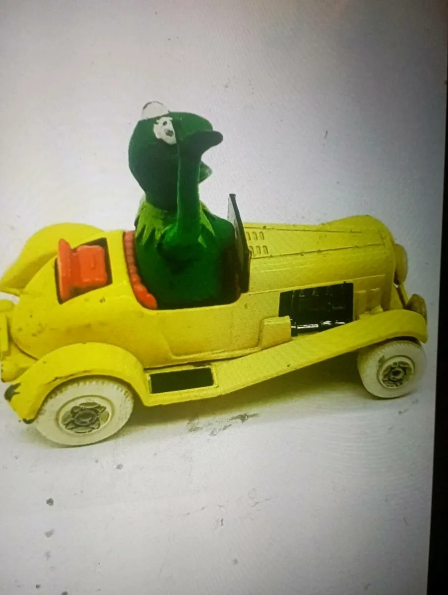 VINTAGE 1979 CORGI  DIE-CAST MODEL CAR - Image 3