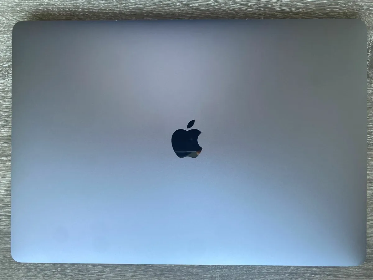 Apple MacBook Pro 16inch (2019) i7 | 16GB | 512GB - Image 2