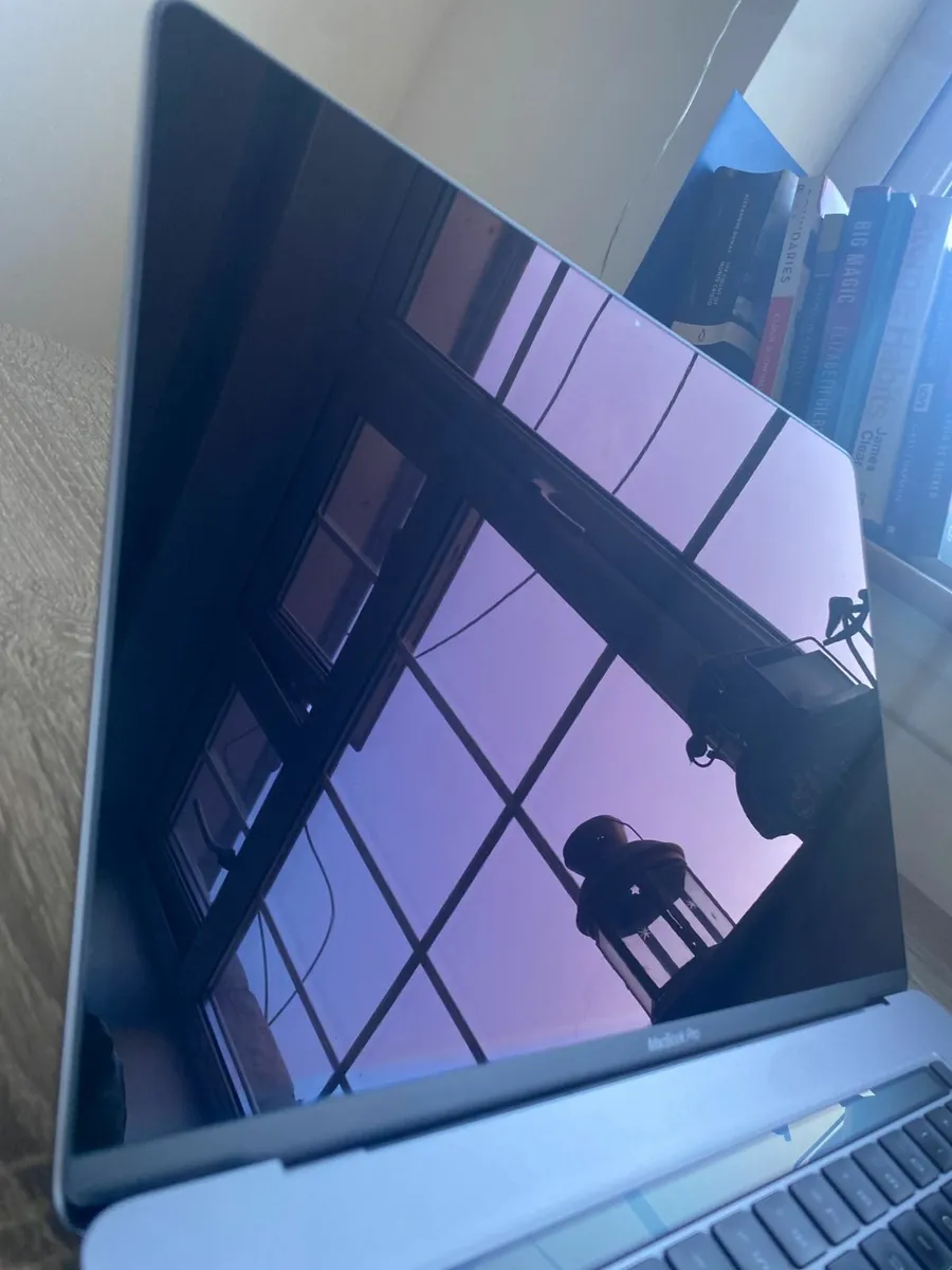 Apple MacBook Pro 16inch (2019) i7 | 16GB | 512GB - Image 3