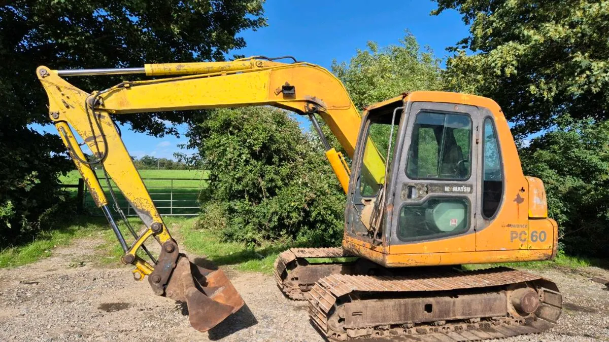 6 tonne Digger - Image 1