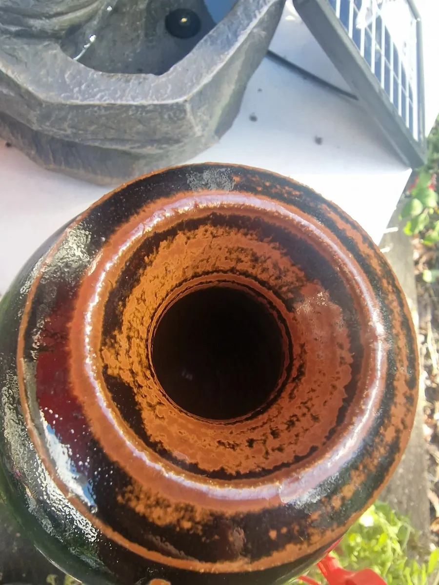 Louise Mulcahy pottery. - Image 2