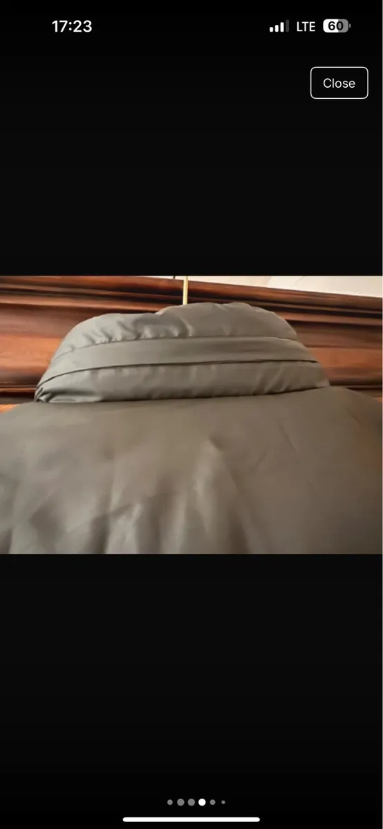 The North Face Puffer Jacket - Image 4