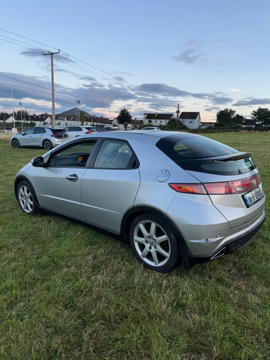 Honda Civic Exclusive low miles - Image 2