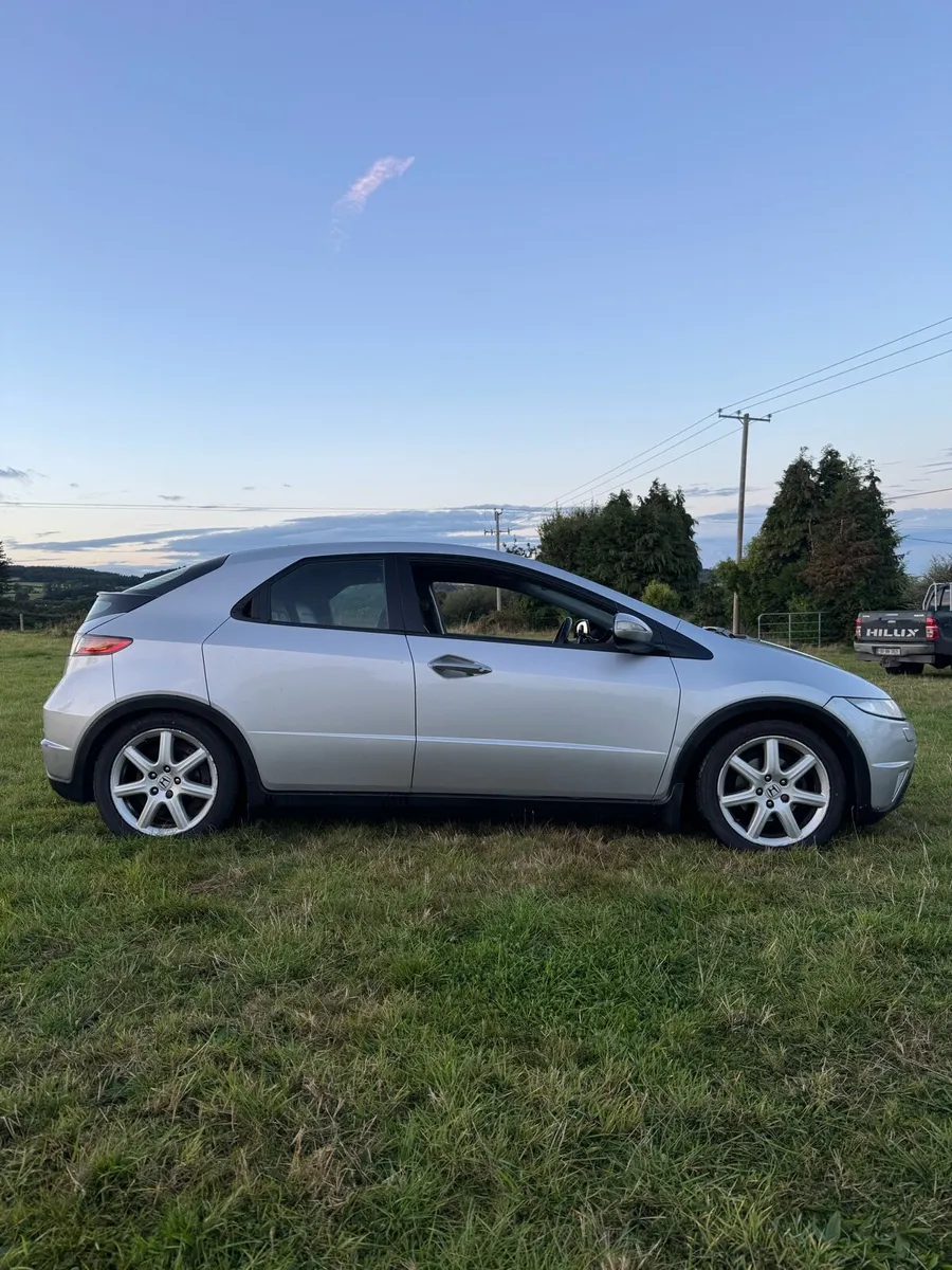 Honda Civic Exclusive low miles - Image 4