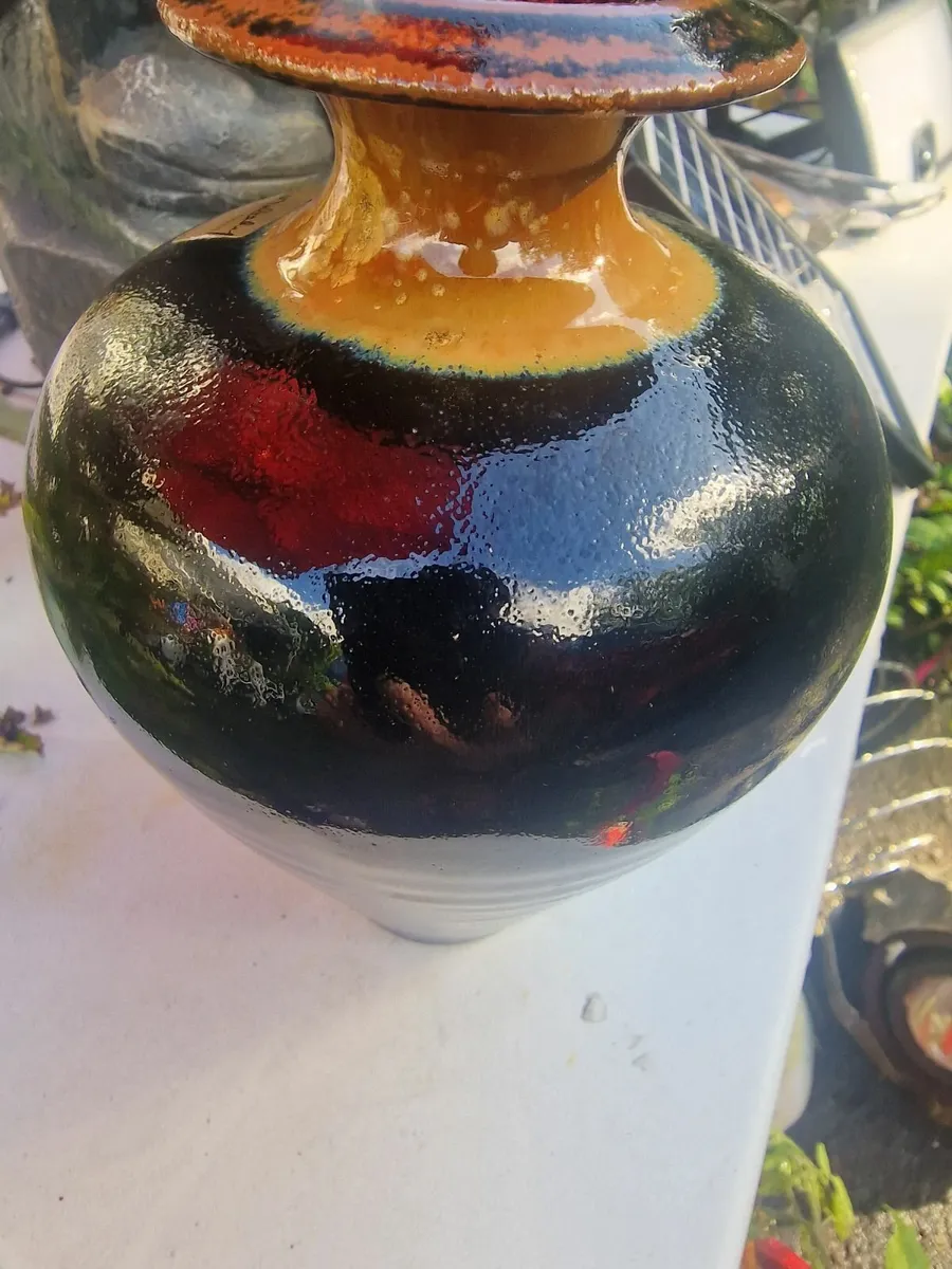 Louise Mulcahy pottery. - Image 4