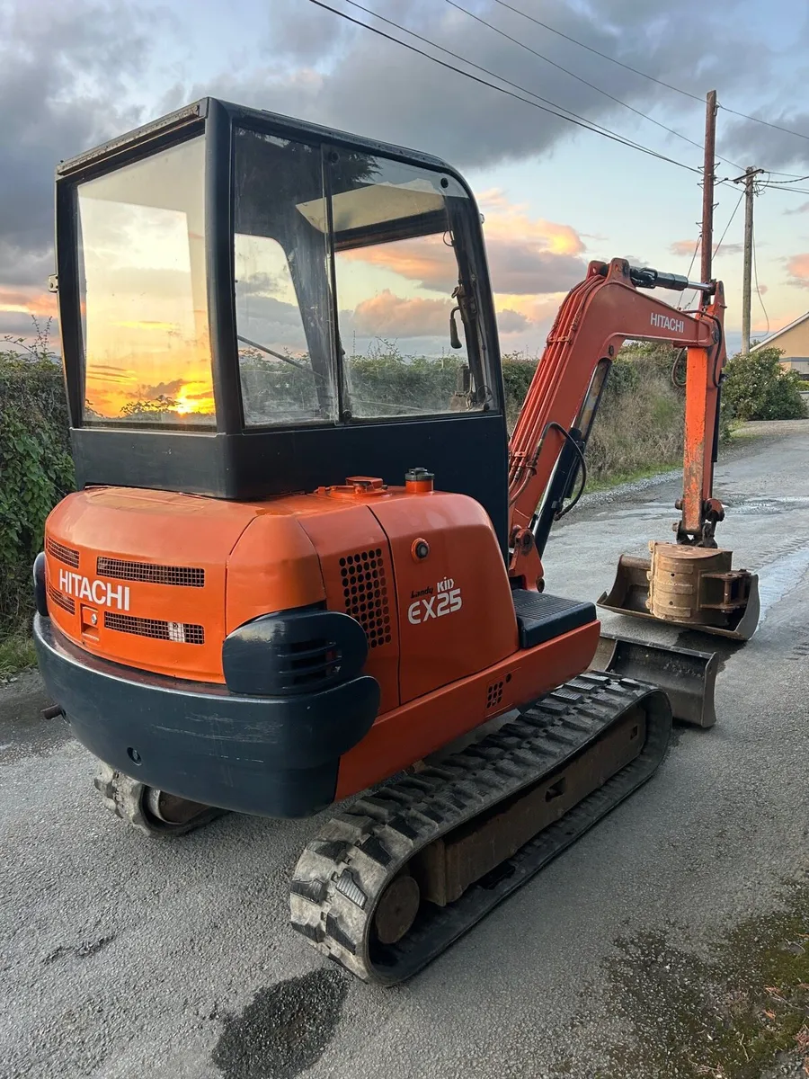 Hitachi ex25 mini digger for sale only 4000hrs - Image 3