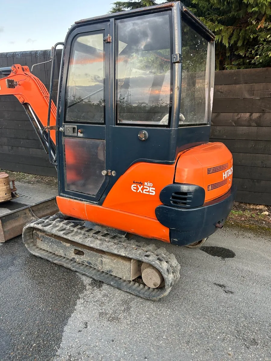 Hitachi ex25 mini digger for sale only 4000hrs - Image 4