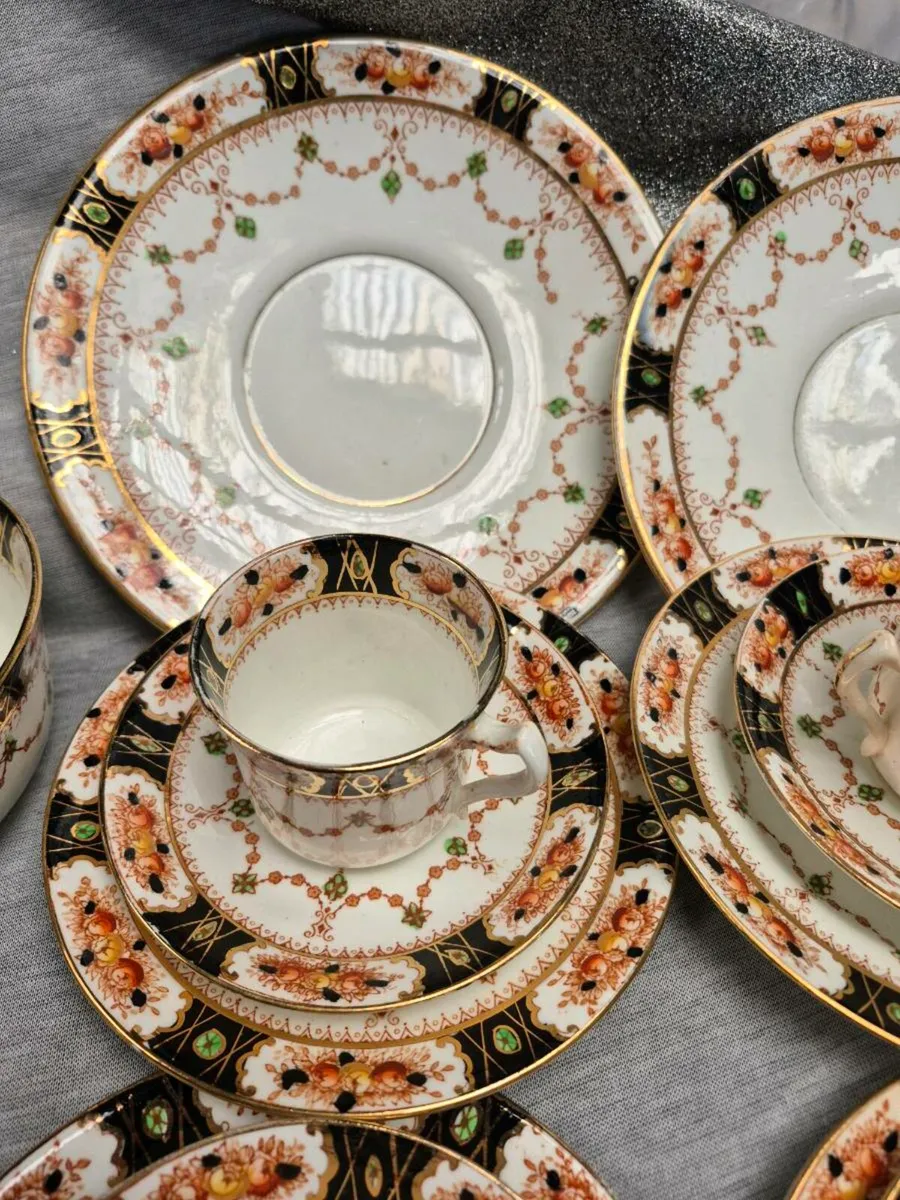 A butefill China tea set - Image 2