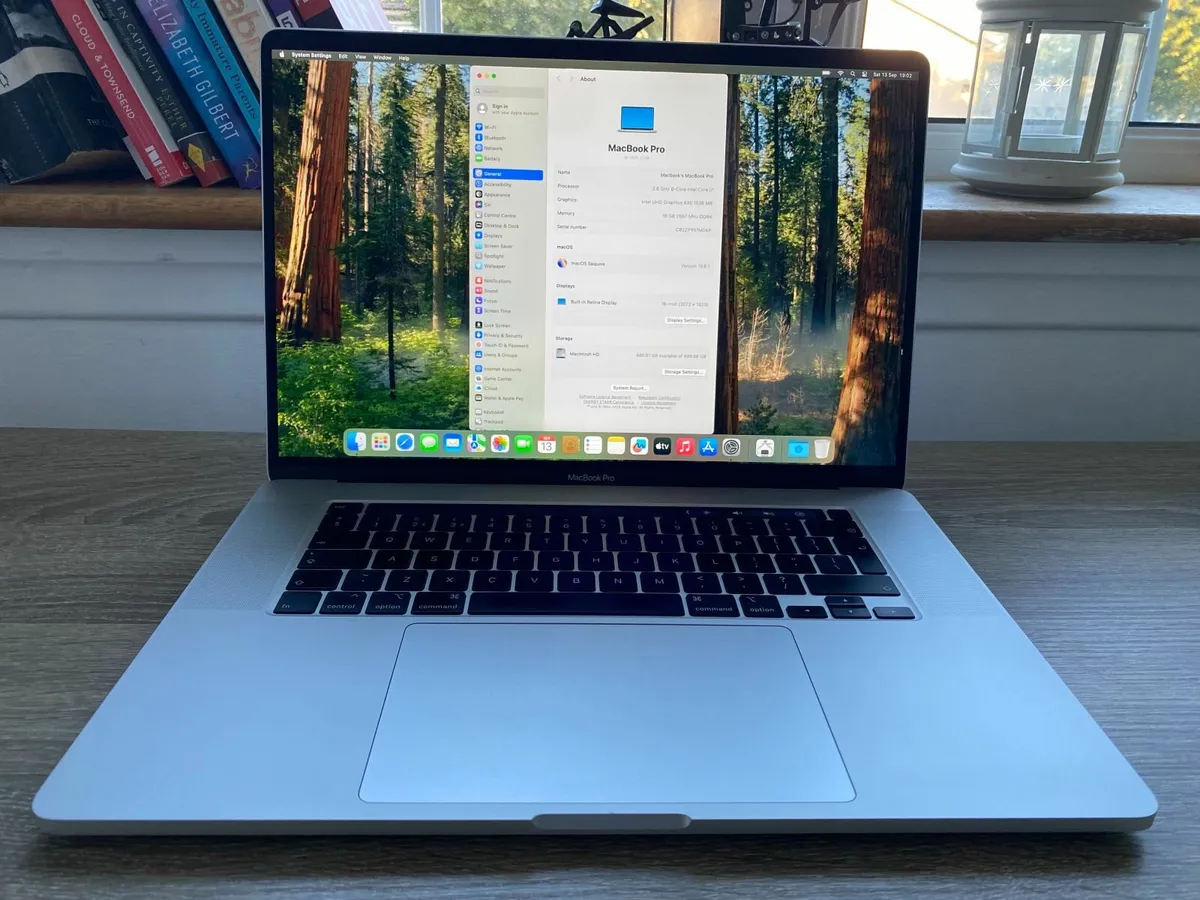 Apple MacBook Pro 16inch (2019) i7 | 16GB | 512GB - Image 1