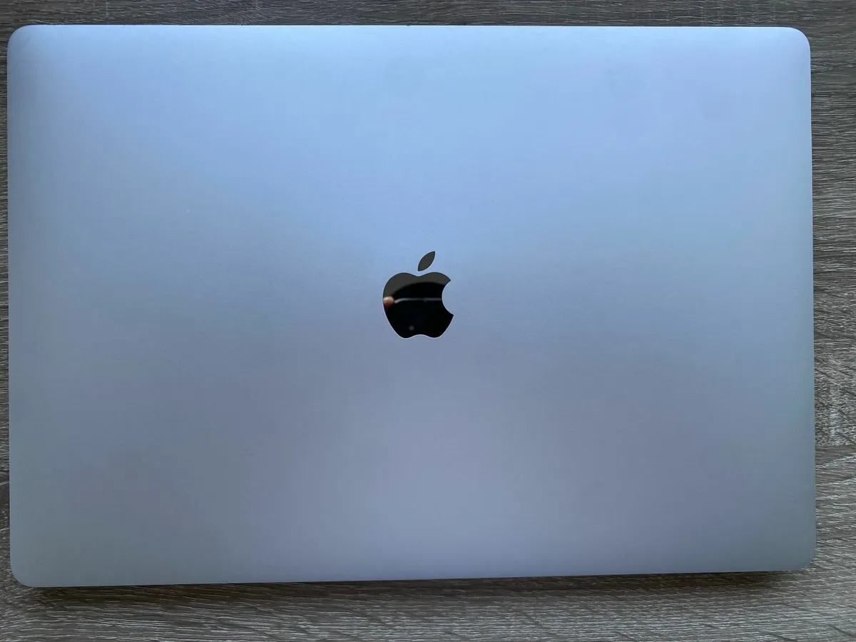Apple MacBook Pro 16inch (2019) i7 | 16GB | 512GB - Image 2