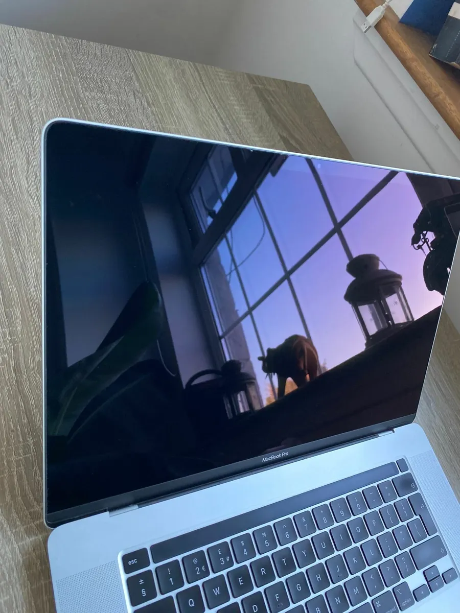 Apple MacBook Pro 16inch (2019) i7 | 16GB | 512GB - Image 3