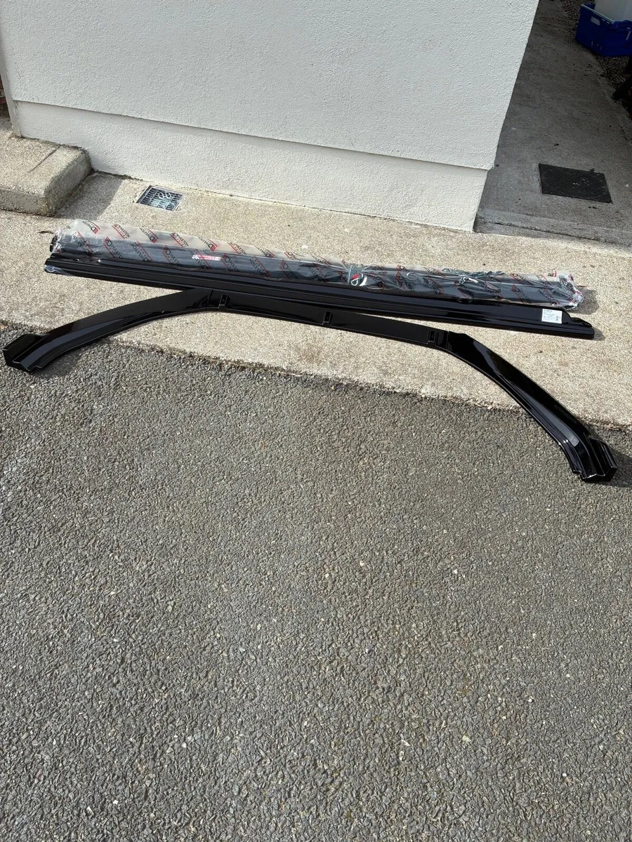 Maxton sideskirts and splitter - Image 2