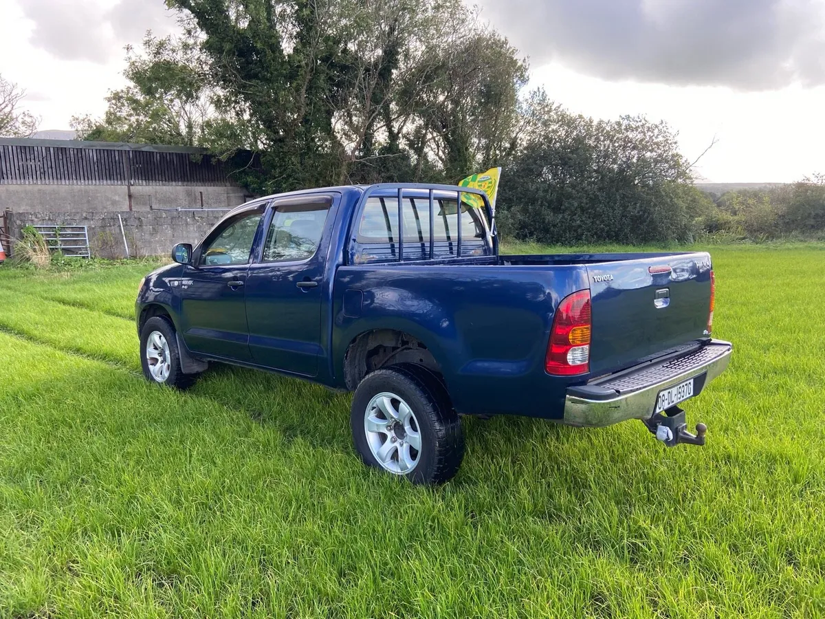 Toyota hilux - Image 4