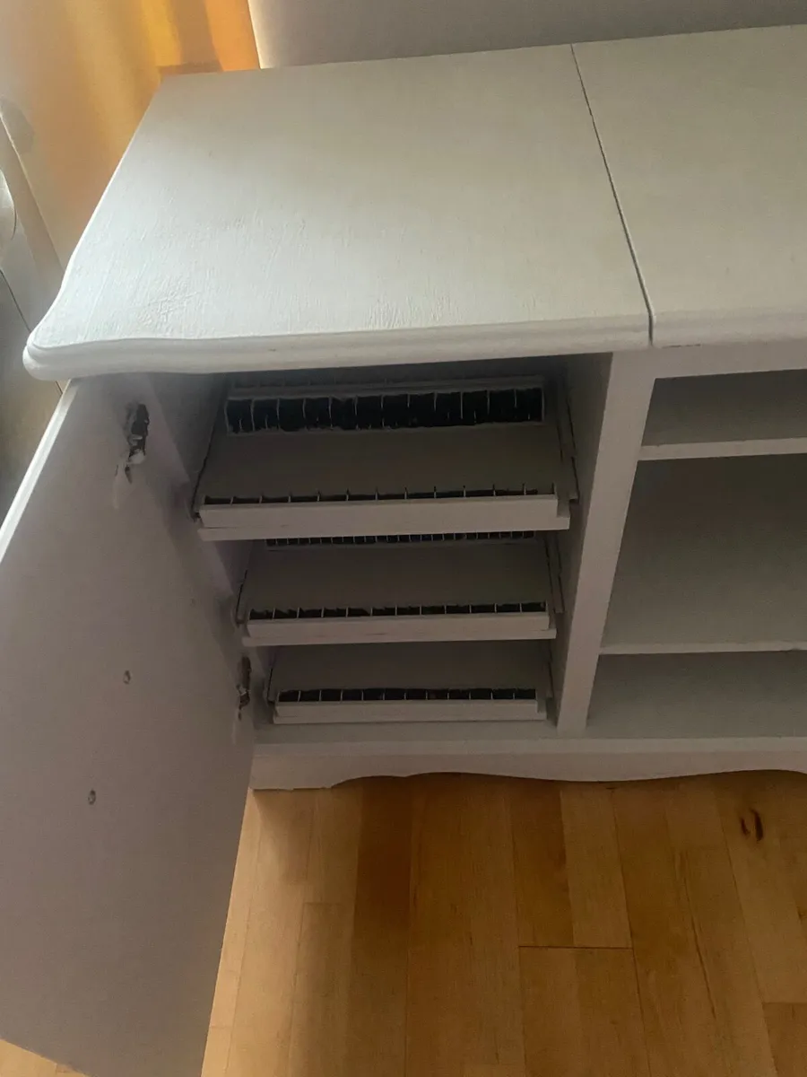 Cabinet - Image 2
