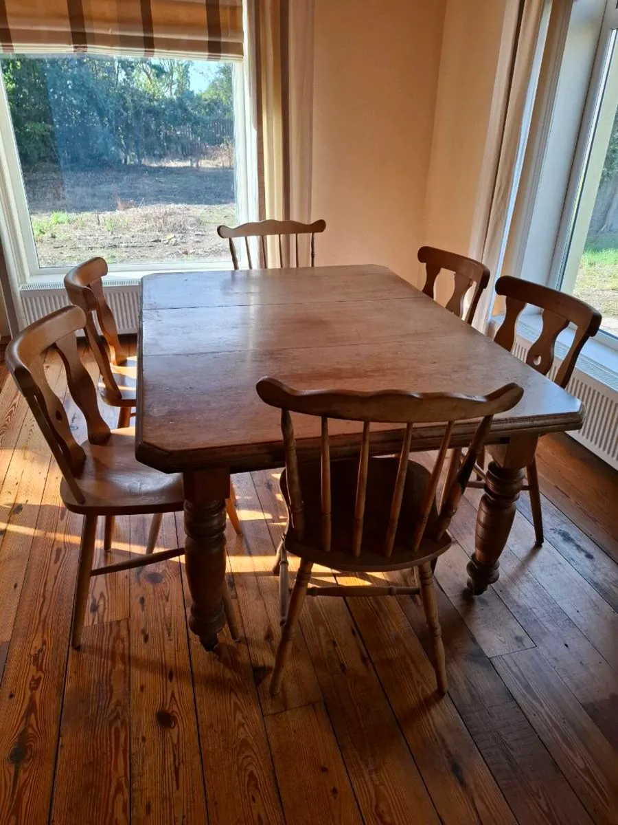 Dining table and chairs - Image 1
