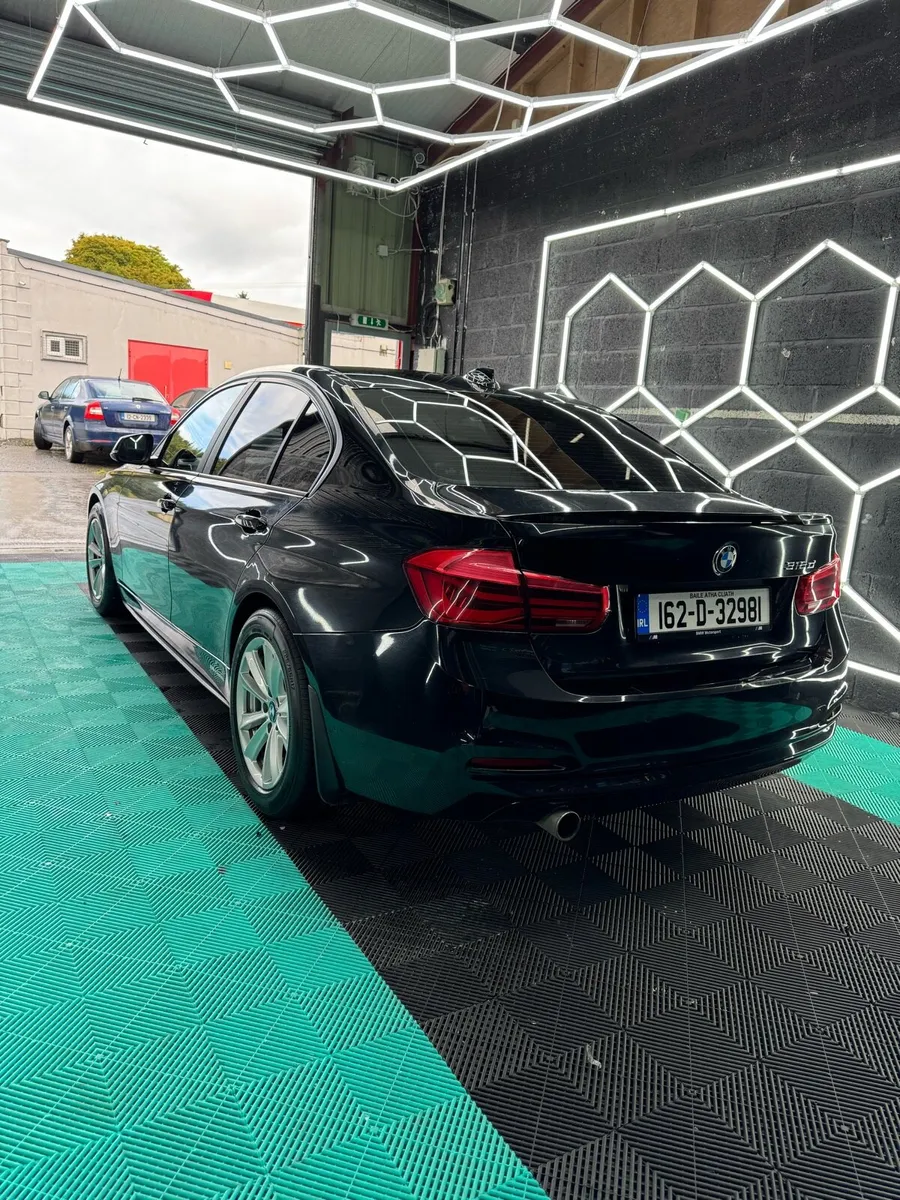 2016 black bmw - Image 3