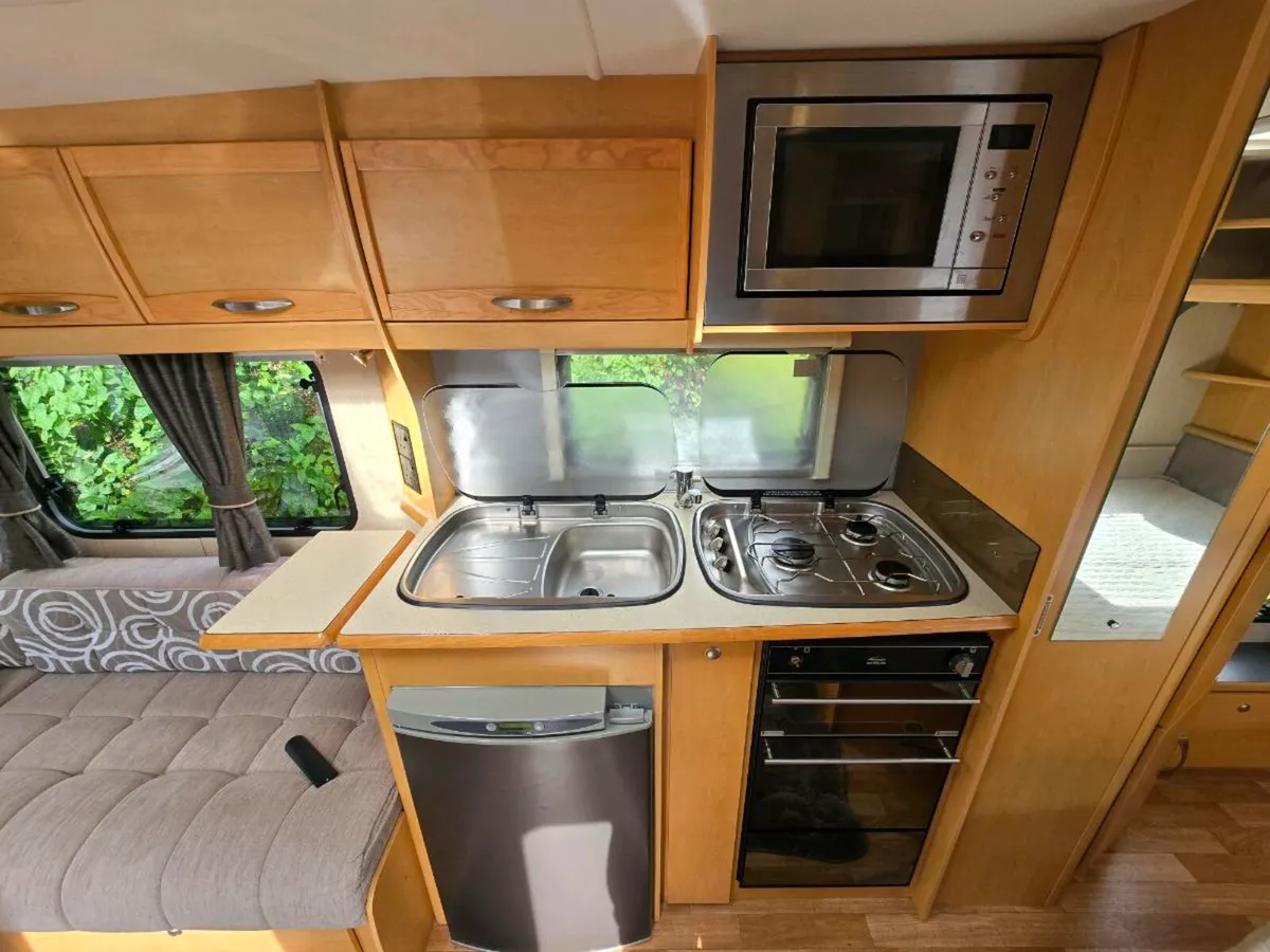 Caravan - Image 4