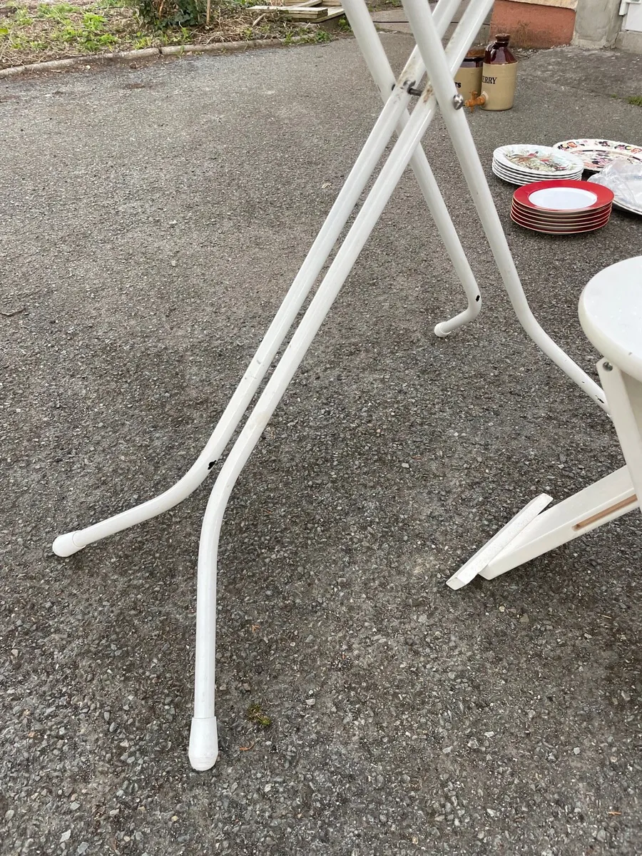 Iron + board + foldable chair - Image 4