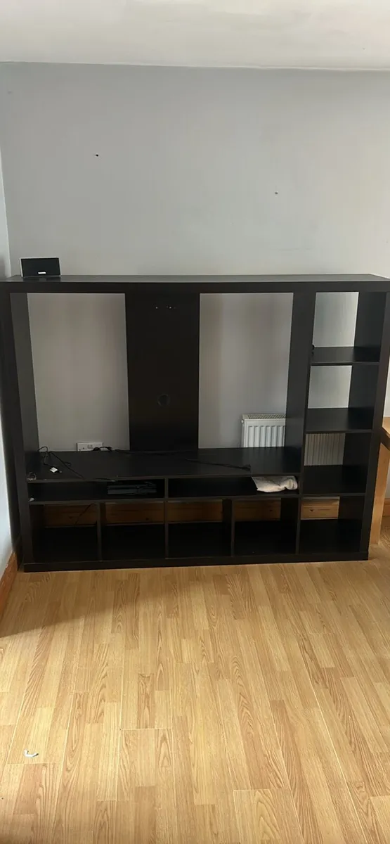 Tv shelf