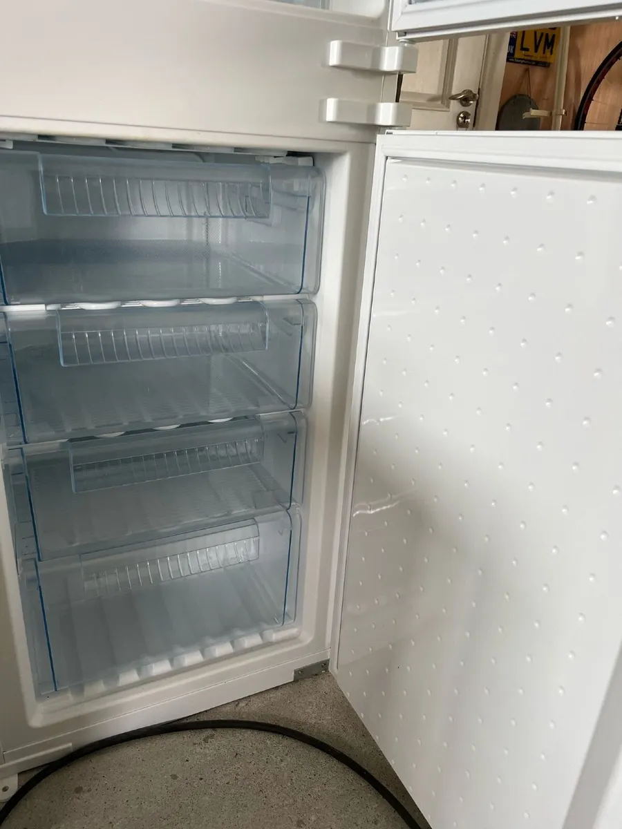 Bosch Integrated A-Rated Fridge Freezer - Image 3