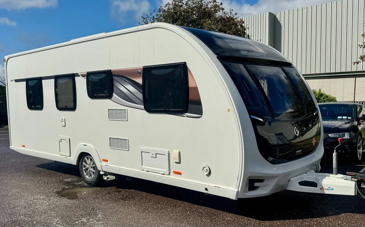 ✨STUNNING SWIFT CHALLENGER EXCLUSIVE 4 BERTH ✨ - Image 2