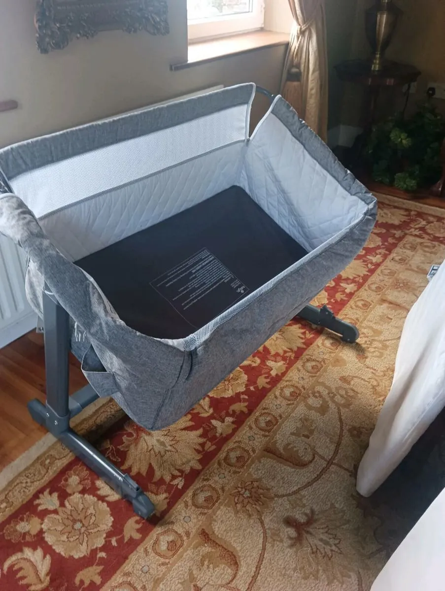 Baby side by side bed , buggy,bath car seat . - Image 1