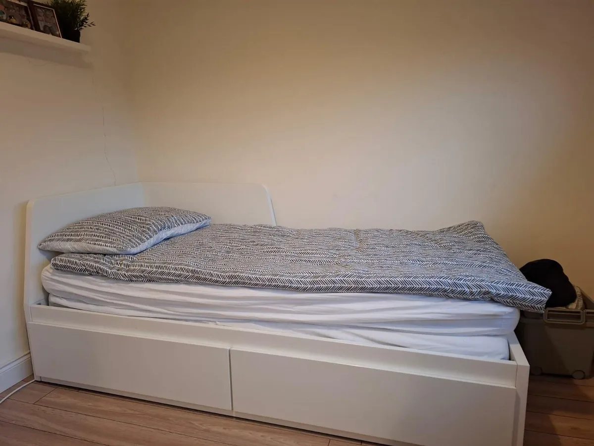 FLEKKE Day bed frame with 2 drawers in white - Image 3