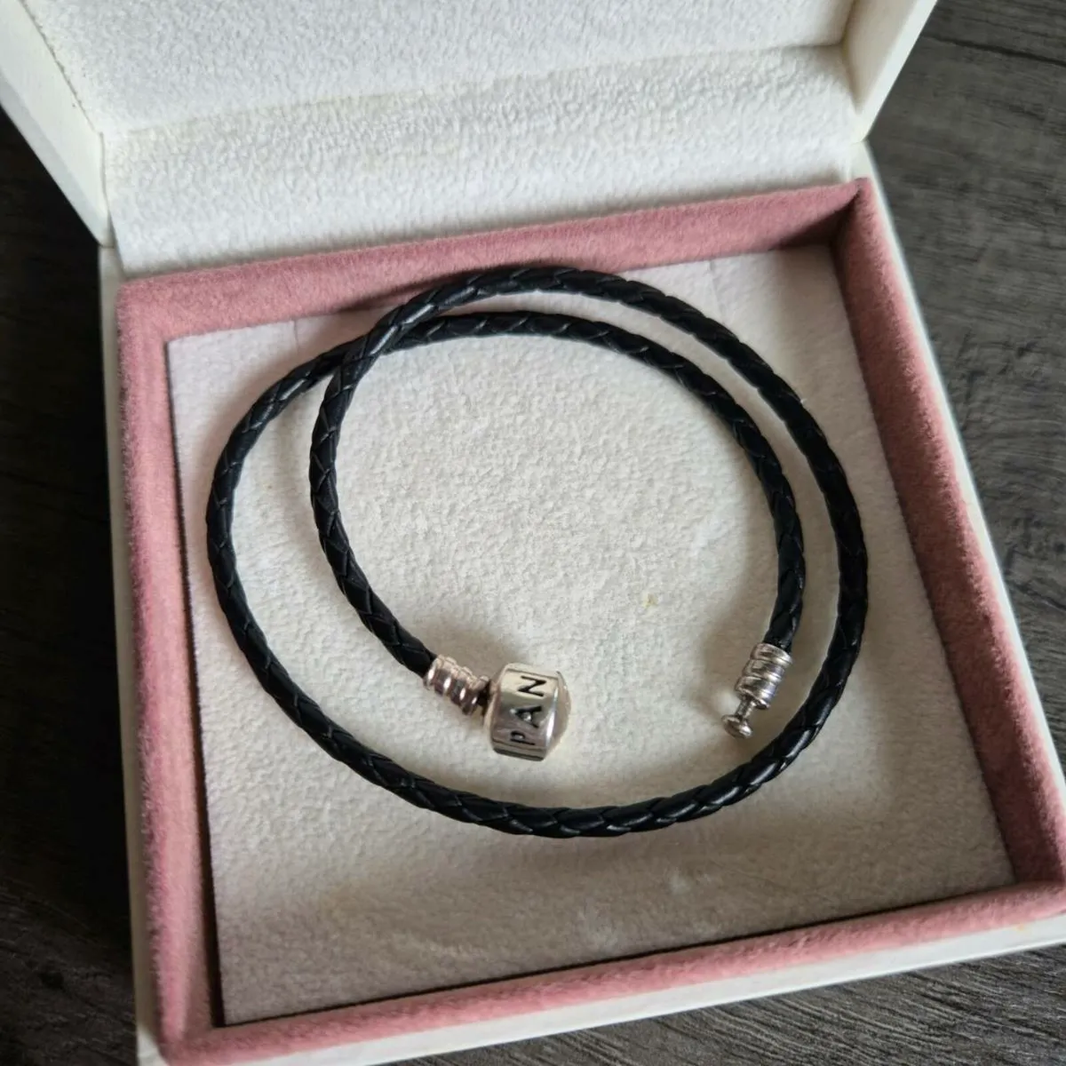 Pandora double wrap bracelet black - Image 4