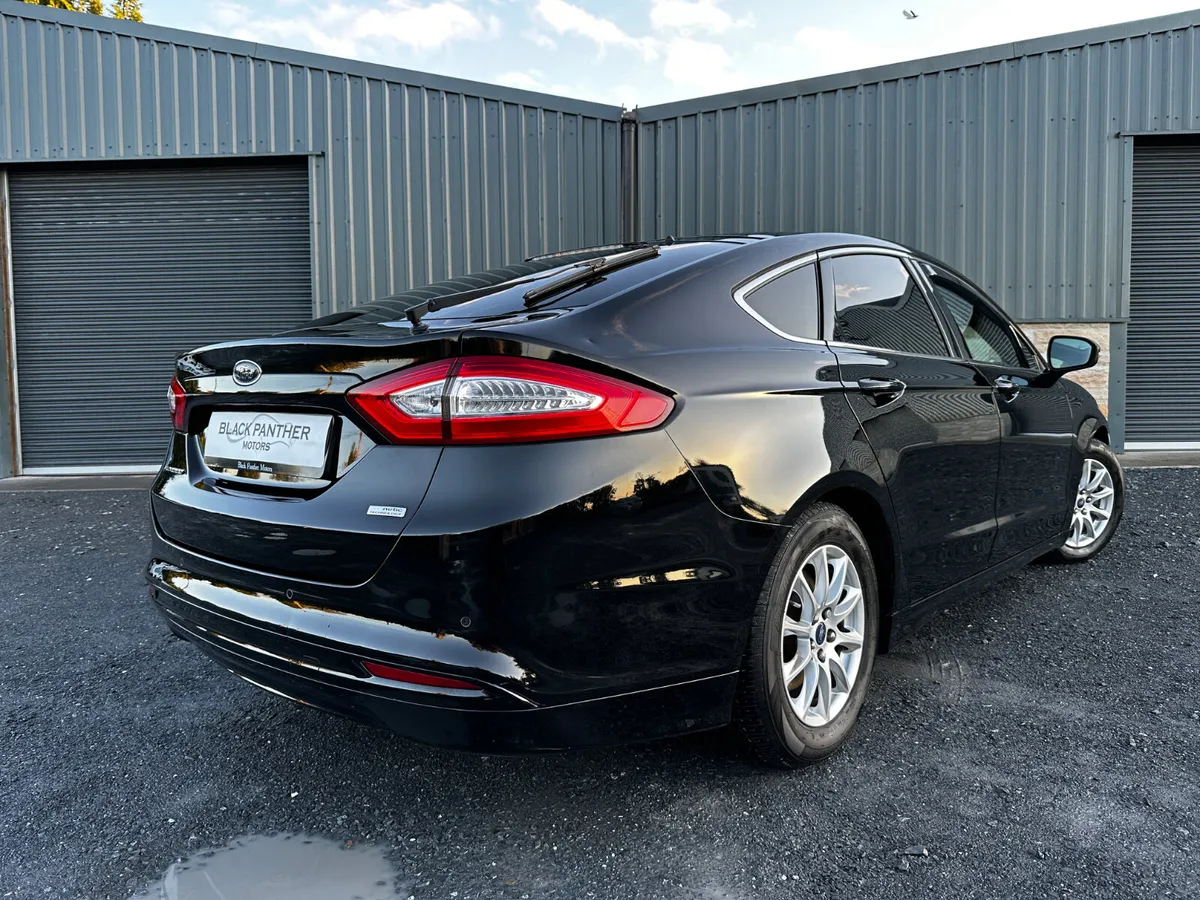 Ford Mondeo 152’ Titanium PANORAMIC SUNROOF - Image 4