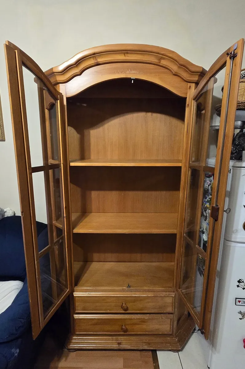 Glass  cabinet - Image 1
