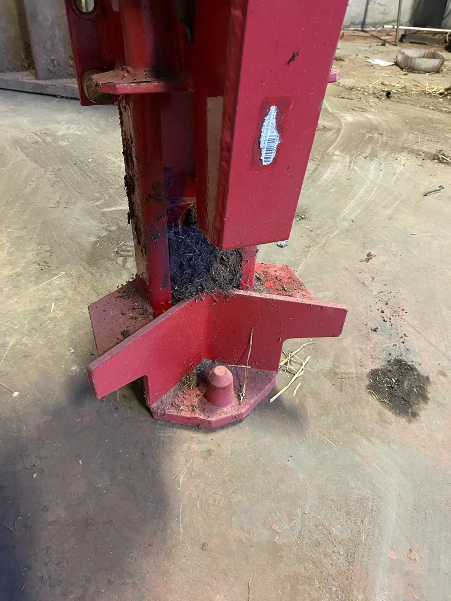 Jf  900 pick up hitch - Image 1