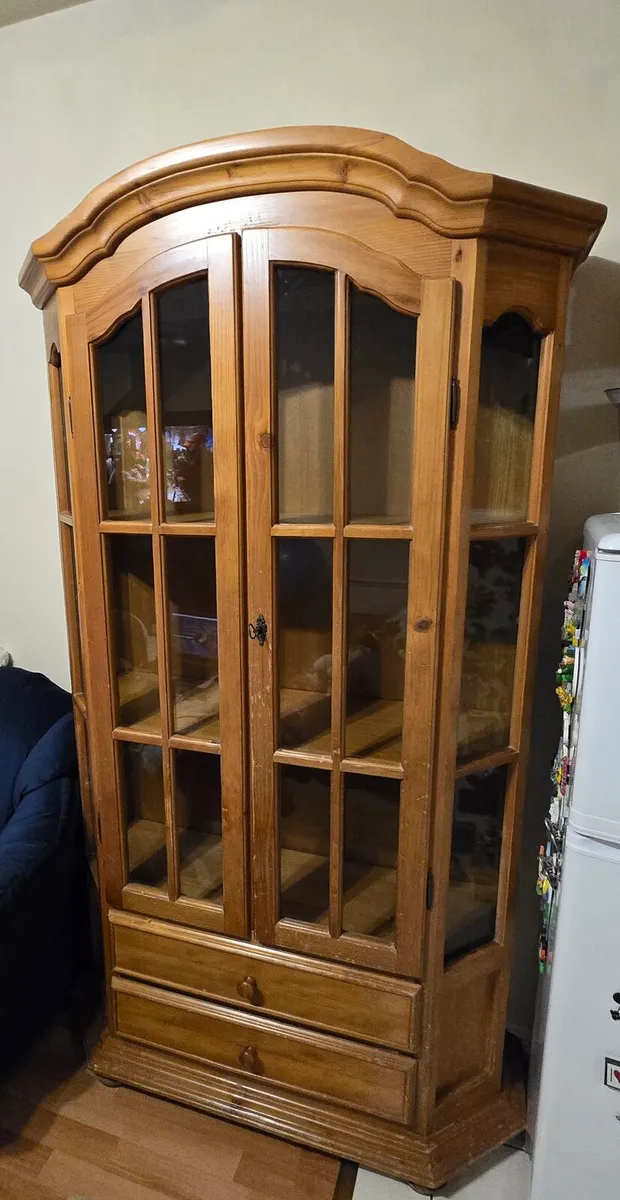 Glass  cabinet - Image 2