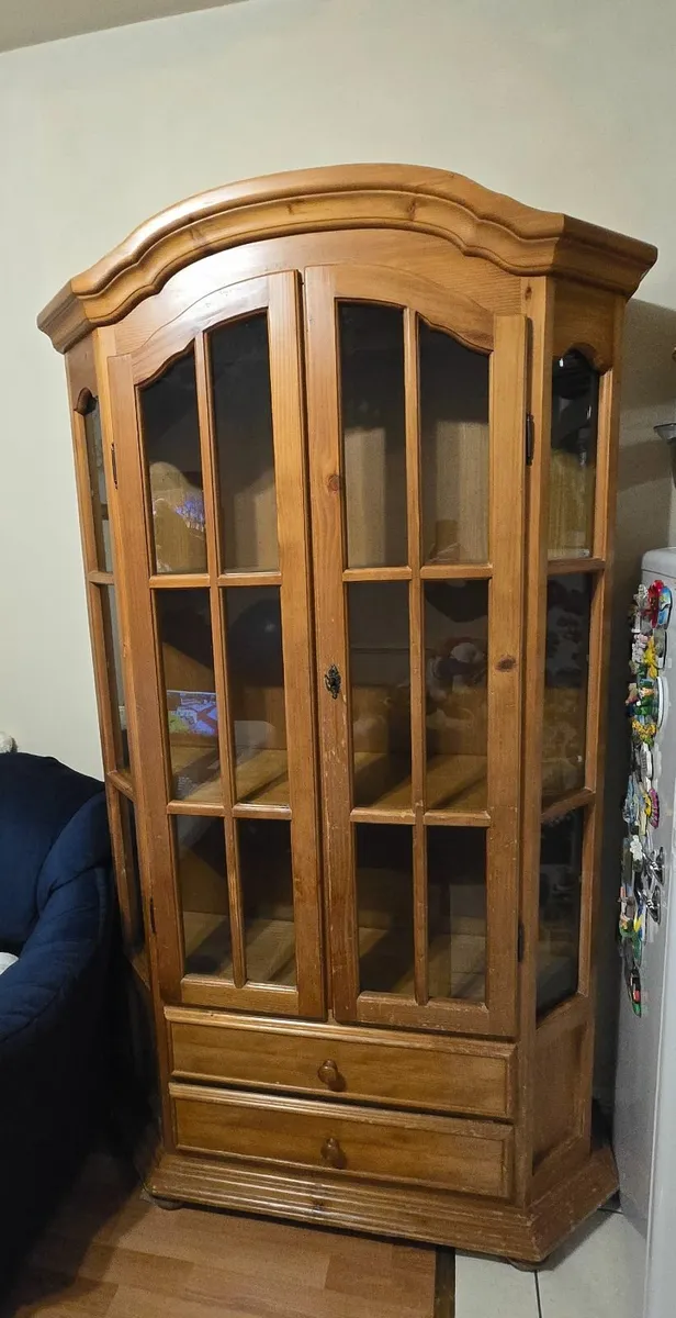 Glass  cabinet - Image 4