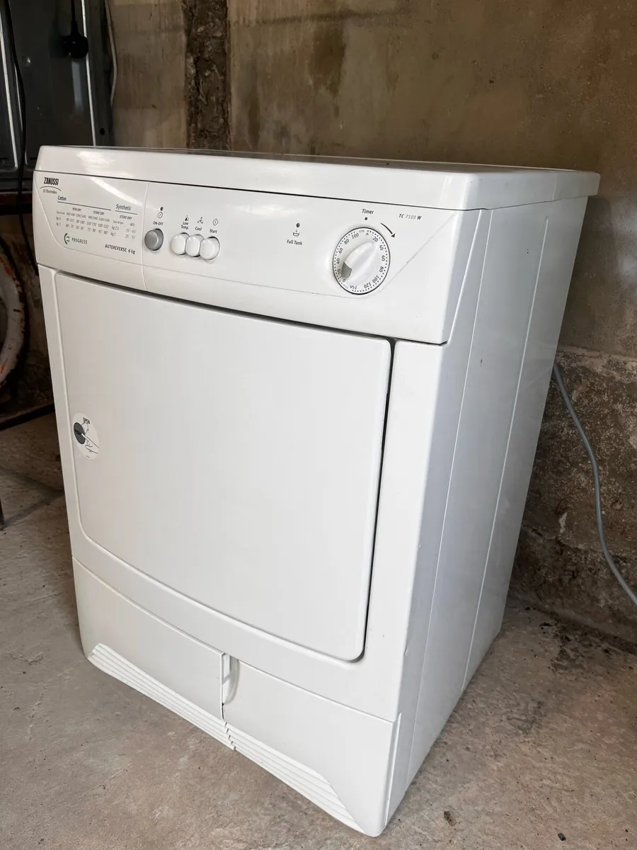 Zanussi condenser dryer - Image 1
