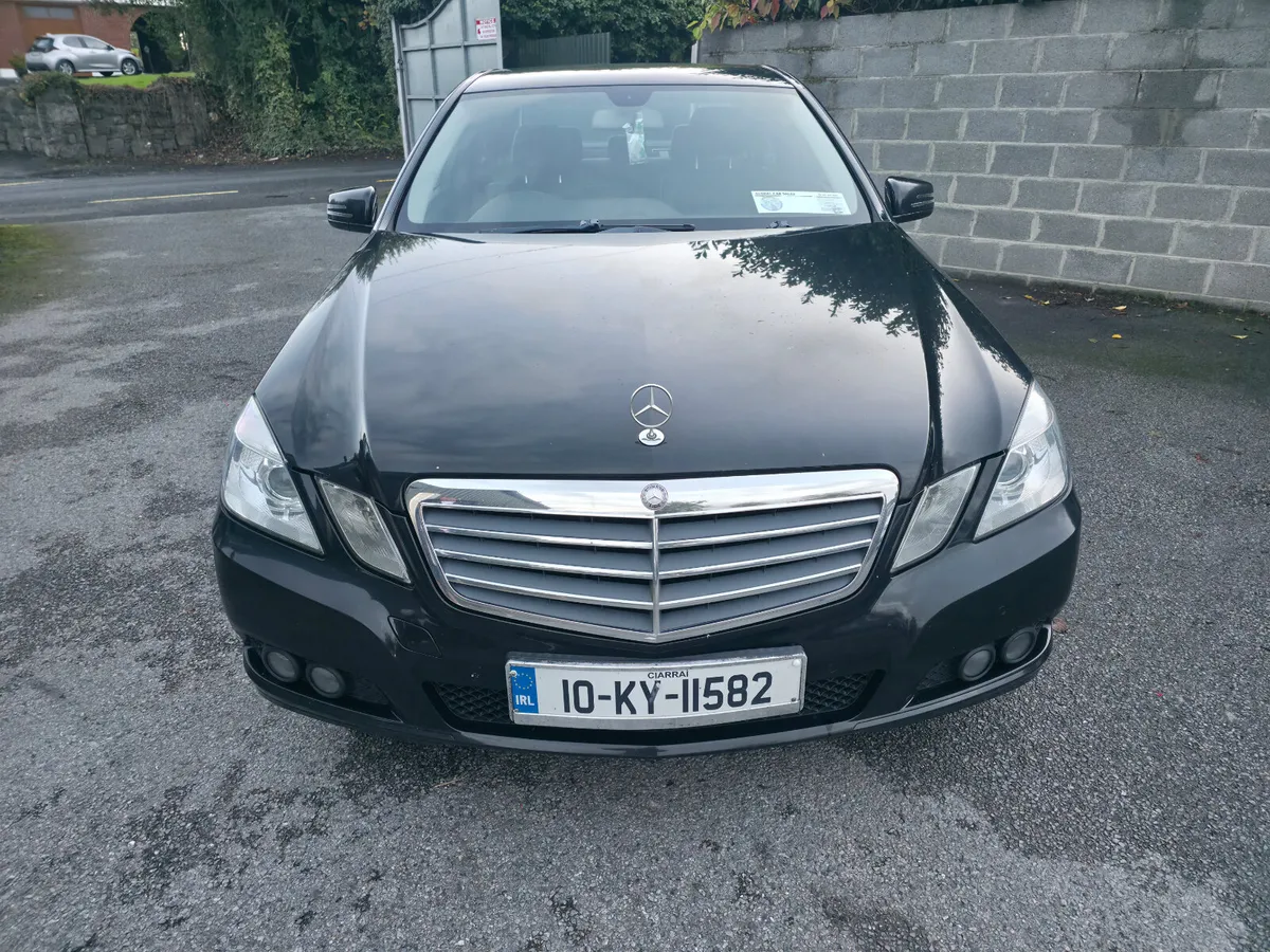 Mercedes-Benz E-Class 2010 - Image 2