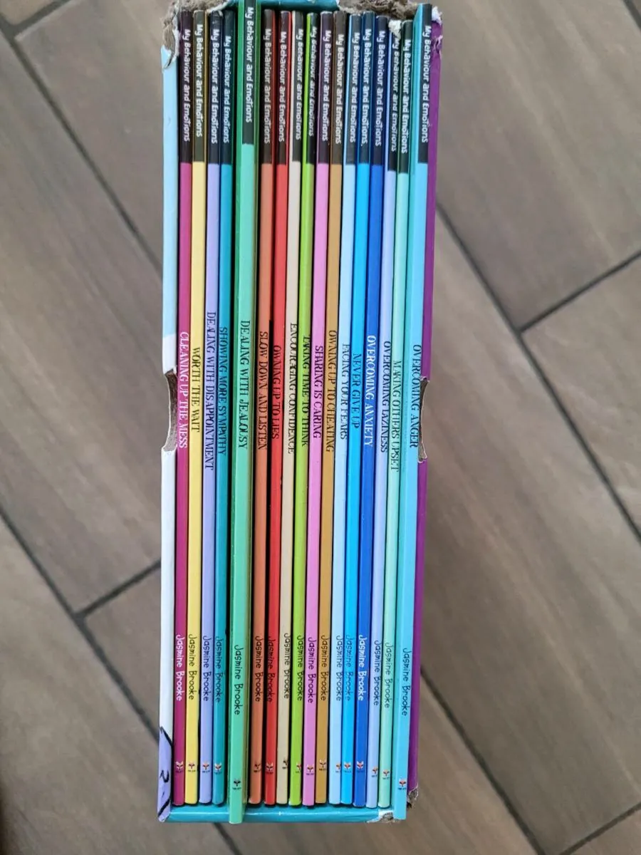 Kids book bundle - Image 4